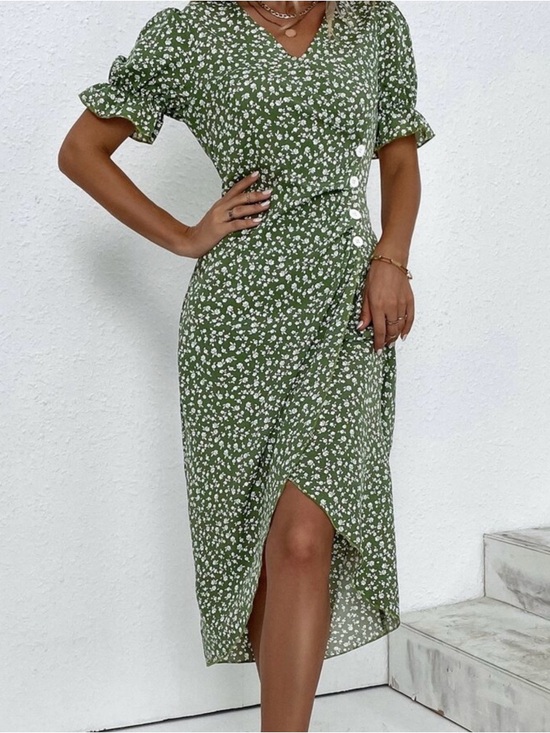 Dresses & Skirts - Green Floral Midi Dress with Buttons